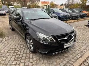 Mercedes-Benz E 200 Coupe Vollleder Navi PDC Bild 5