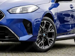 BMW 120 d M Sport HUD PANO ACC 360°KAM RFK NAVI LED Bild 5