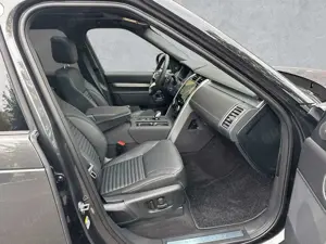 Land Rover Discovery 5 Dynamic SE D250 AWD AHK 7 Sitze Pano Bild 3