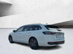 Volkswagen Passat Variant R-Line Black 2.0 TDI DSG AHK 19" Bild 3