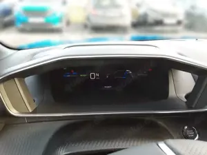 Peugeot 208 e- Elektromotor 156 (e-) e- GT+ ACC Navi Bild 5