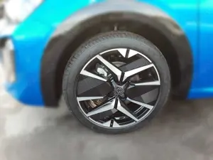 Peugeot 208 e- Elektromotor 156 (e-) e- GT+ ACC Navi Bild 4