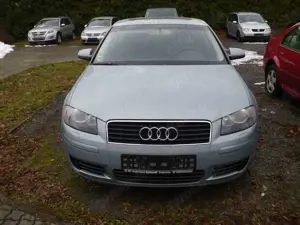 Audi A3 A3 1.6 Attraction Bild 2