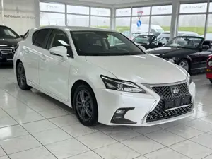 Lexus CT 200h +KeylessGo+SpurAss+Navi+Kamera+Xenon+TOP!