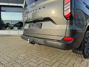 Ford Tourneo Custom 2.0 H1L2 320 Titanium Leder AHK Bild 4