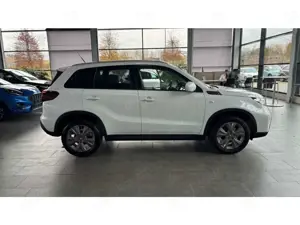Suzuki Vitara 1.4 Comfort Facelift Navi LED Kamera ACC SitzHZG K Bild 5
