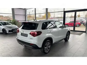 Suzuki Vitara 1.4 Comfort Facelift Navi LED Kamera ACC SitzHZG K Bild 4