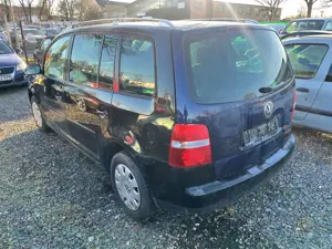 Volkswagen Touran Touran Diesel 2.0 TDI DSG Highline ATM 180000 Bild 4