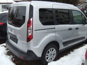 Ford Tourneo Connect Trend L1 1.0i Bild 3