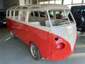 Volkswagen T1 23-Fenster Bus Samba Deluxe walkthrough M241 Bild 2