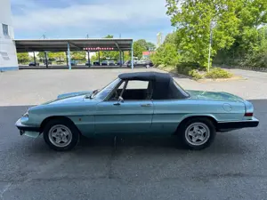 Alfa Romeo Spider 1.6 SCHWEIZ IMPORT Bild 2