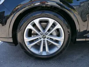Audi Q7 S line 45 TDI*4X4*AHK*LED*7-SITZE*20 ZOLL*PANO*... Bild 3