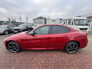 Alfa Romeo Giulia Veloce Q4+LEDER+XENON+8FACH+HARMAN+BREMBO+ACC+ Bild 4