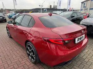 Alfa Romeo Giulia Veloce Q4+LEDER+XENON+8FACH+HARMAN+BREMBO+ACC+ Bild 5