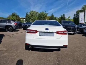 Toyota Camry Executive Leder Navi LED ACC Mehrzonenklima DAB e- Bild 4