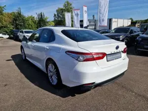 Toyota Camry Executive Leder Navi LED ACC Mehrzonenklima DAB e- Bild 3