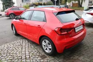 Audi A1 A1 30 Sportback 1.0.TFSI 110PS KAMERA Bild 3