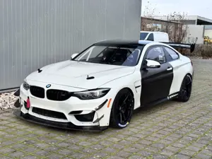 BMW M4 M4 GT4 Rennfahrzeug
