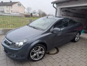 Opel Astra Astra Twin Top Diesel Twin Top 1.9 CDTI Edition Bild 4