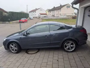 Opel Astra Astra Twin Top Diesel Twin Top 1.9 CDTI Edition Bild 3