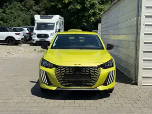 Peugeot 208 Allure 1.2 Hybrid 110 e-DCS6 Android Auto*SHZ*ACC* Bild 3