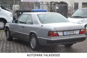 Mercedes-Benz 230 CE H-KENNZEICHEN OLDTIMER AUTOMATIK Bild 3