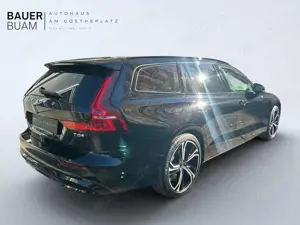 Volvo V60 Ultra Dark Recharge Plug-In Hybrid AWD Bild 3