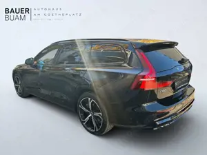 Volvo V60 Ultra Dark Recharge Plug-In Hybrid AWD Bild 4