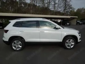 Skoda Karoq 2.0TDI DSG TopSelection/LED/AHK/Navi/Kamera Bild 3