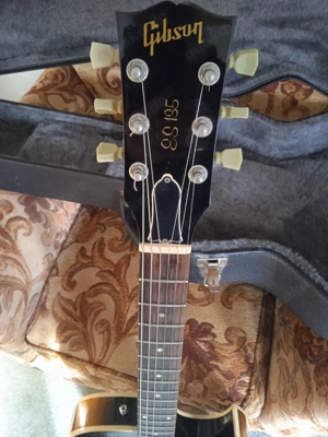 Gibson ES-135 E-Gitarre mit hohlem Körper 