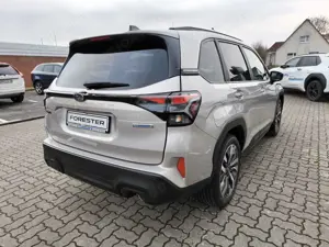 Subaru Forester 2.0ie AWD Aut. Platinum/ACC/Pano/Leder Bild 5