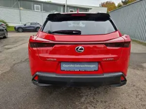 Lexus UX 250h Luxury Line HUD ESD Leder Panodach Navi Soundsyste Bild 4