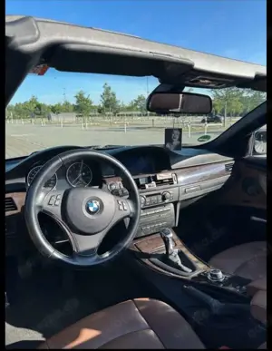 BMW 318 318i Cabrio E93 Facelift Bild 5