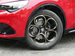 Alfa Romeo Stelvio Intensa 2.0 Turbo 16V AT8-Q4 Bild 3