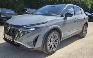 Nissan Qashqai DIG-T MHEV Xtronic Tekna Dach schwarz