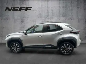 Toyota Yaris Cross 1.5 FWD Teamplayer FLA KAM ACC Bild 3