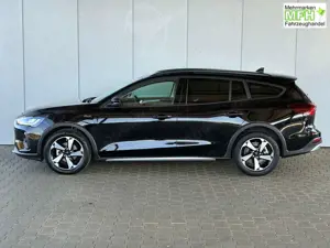Ford Focus Turnier Active X 1.0 7AT /  Winterpaket PDC VH... Bild 2