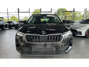 Skoda Karoq Selection 1.5 TSI LED Kamera Navi Digi Cockpit LED Bild 5