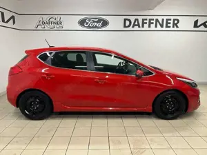 Kia Ceed / cee'd GT-Track 1.6 T-GDi Navi Leder Xenon Kurvenlicht Me Bild 3
