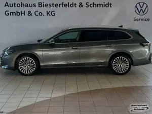 Volkswagen Passat Variant 2.0TDI DSG 4M AHK Pano LED Leder Klima Navi Leder