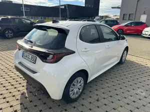 Toyota Yaris Hybrid Business Edition Bild 5