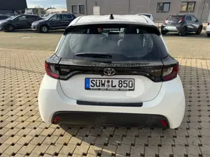 Toyota Yaris Hybrid Business Edition Bild 4