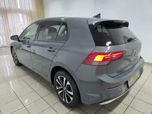Volkswagen Golf VIII Lim. 2.0 TDI United LED Virtual DAB ACC Bild 2