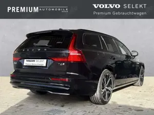 Volvo V60 Kombi Plus Dark Recharge Plug-In Hybrid AWD Bild 2
