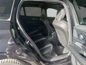 Volvo V60 Kombi Plus Dark Recharge Plug-In Hybrid AWD Bild 5