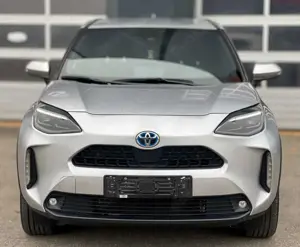 Toyota Yaris Cross 1.5 VVT-i Hybrid Bild 2