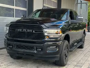 Dodge RAM 3500 Crew Cab Laramie 6.7l HO Luftfederung Bild 3