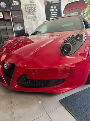 Alfa Romeo 4C 1.8 TBi Launch Edition Bild 3