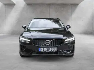 Volvo V60 T8 Plus Dark Recharge Plug-In Hybrid AWD Bild 2