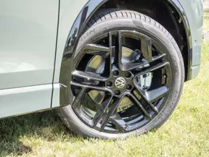 Volkswagen Tiguan 2.0 TDI R-Line 4MOTION PANO MATRIX-LED Bild 5